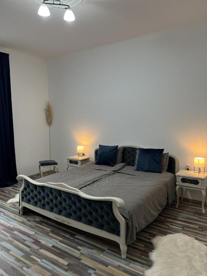 Center Retro Apartment Ni 外观 照片