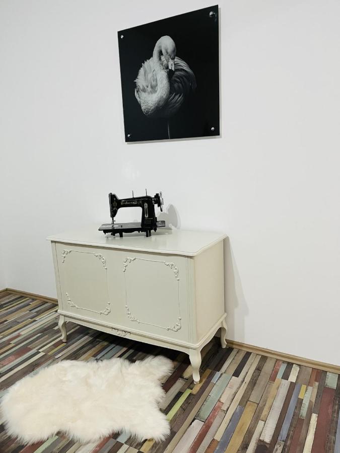 Center Retro Apartment Ni 外观 照片
