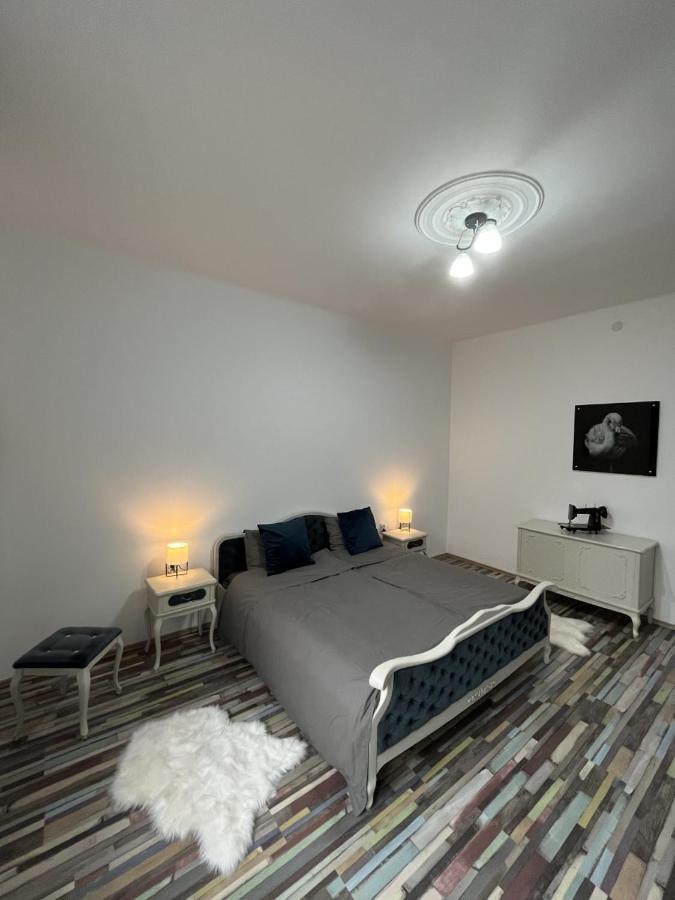 Center Retro Apartment Ni 外观 照片